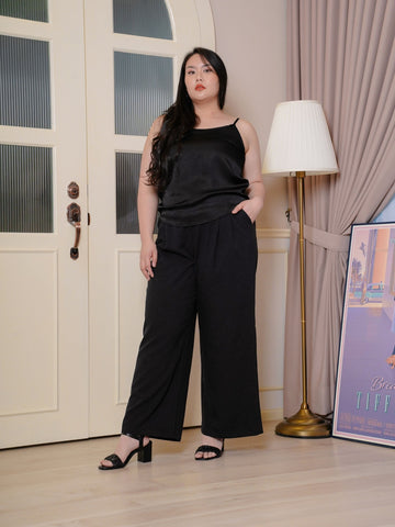 PEARLY Satin Sleeveless Inner Top